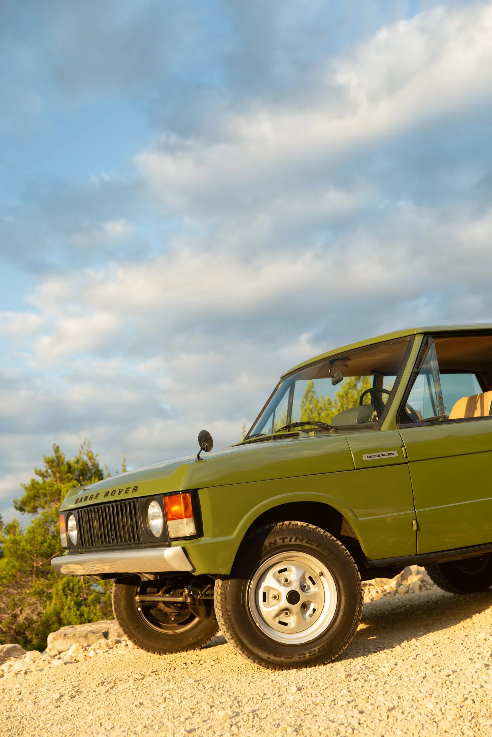 Dutch Safari Co. — 1975 Land Rover Range Rover Classic Suffix D